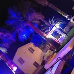Laura 4*