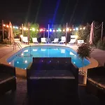 Laura 4*