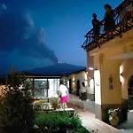 Laura Gasthuis Giardini-Naxos