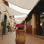 Laura 4* Giardini-Naxos