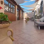 Laura 4* Giardini-Naxos