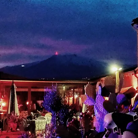 Laura 4* جيارديني ناكسوس