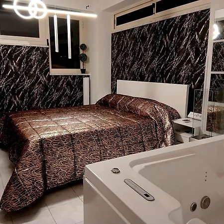 Laura Πανσιόν