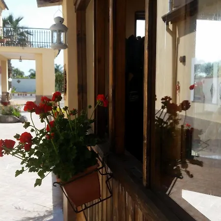 Πανσιόν Laura 4*