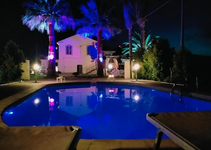 Laura ジャルディーニ・ナクソス