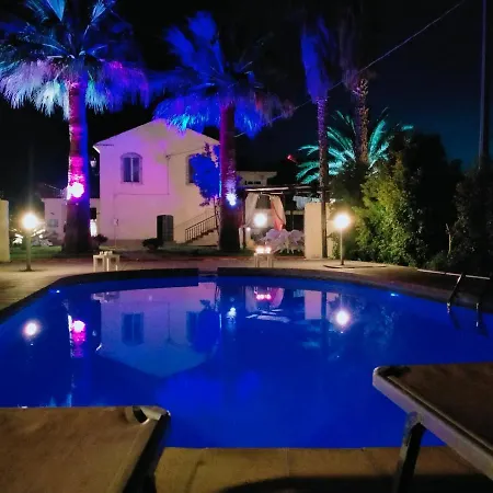 Laura 贾迪尼-纳克索斯