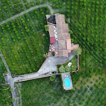 Laura 4* 贾迪尼-纳克索斯